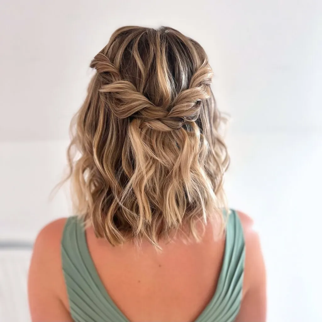 Knotted Half-Updo on Wavy Short Hair
