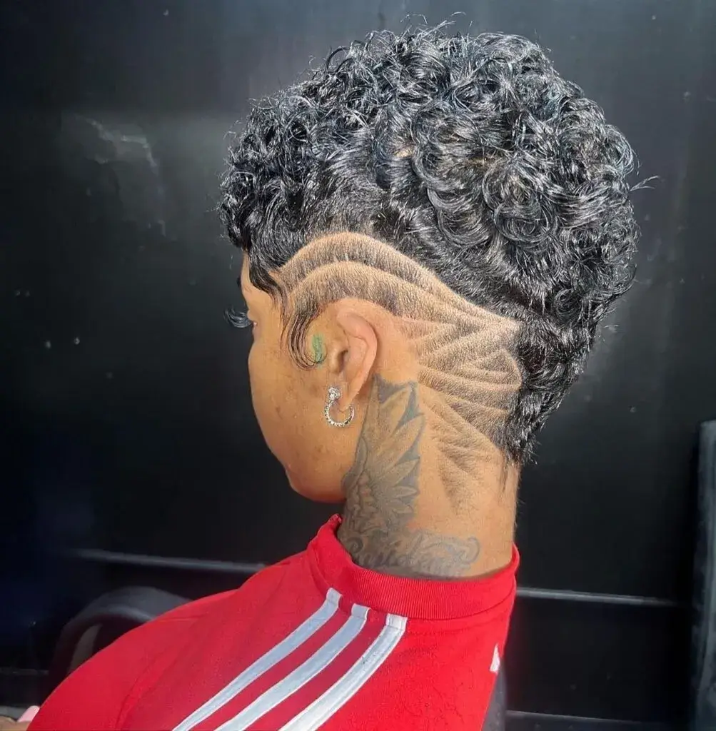 Curly Cut with Detailed Razor Artwork