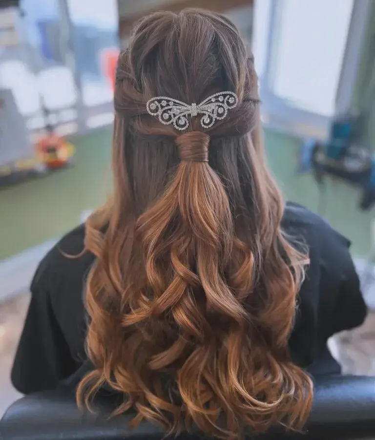 Glossy Hollywood Waves with a Defined Side Part Glossy Hollywood Waves with a Defined Side Part
