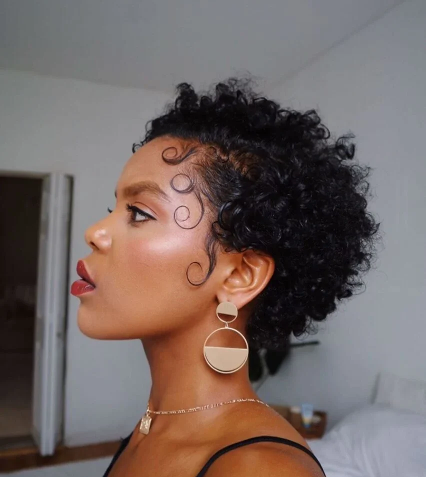 Voluminous Curls with Curled Edges